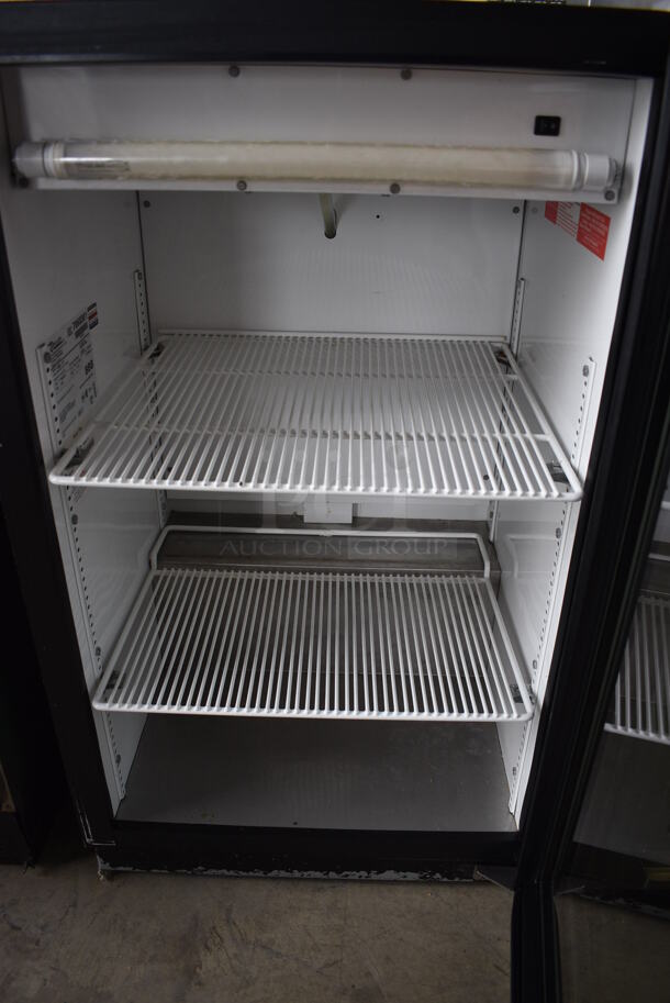 2011 True Model GDM-07 Metal Commercial Mini Cooler Merchandiser w/ Poly Coated Racks. 115 Volts, 1 Phase. 24x24x40. Tested and Working! - Image 4 of 5