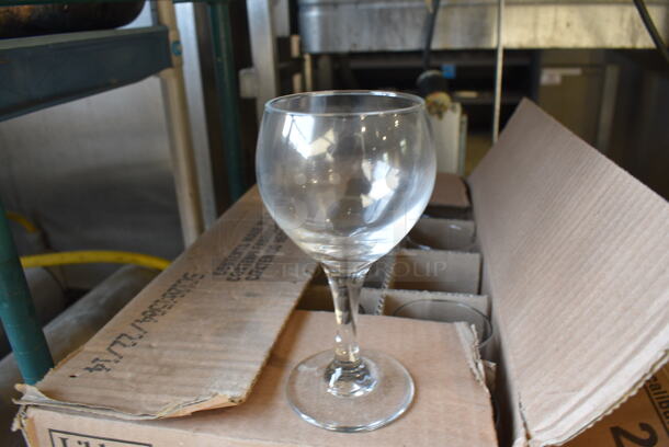 36 BRAND NEW IN BOX! Libbey Teardrop Wine Glasses. 3x3x6. 36 Times Your Bid!