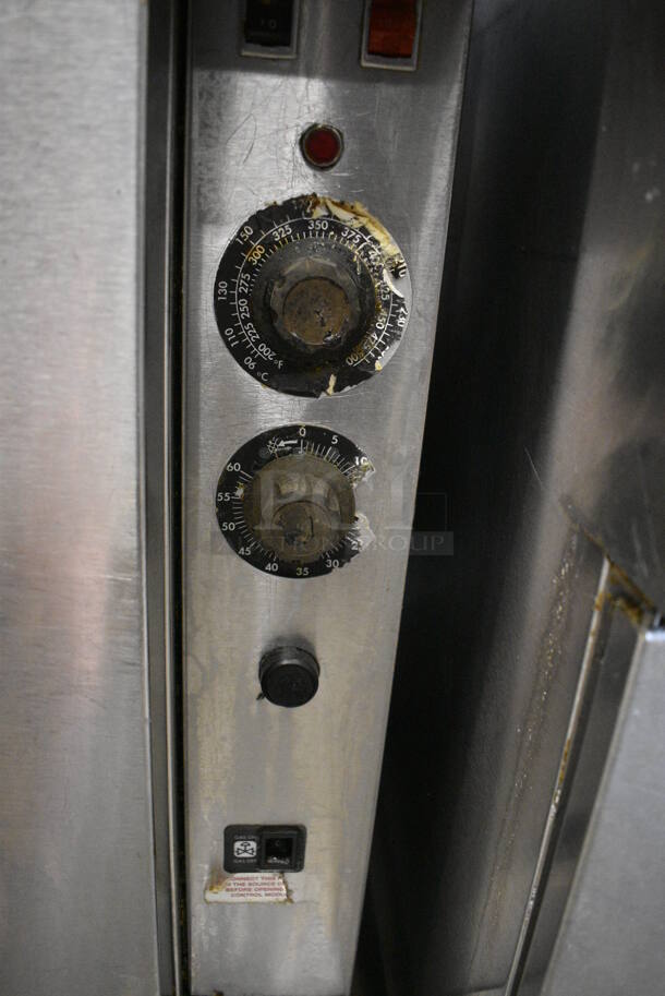 2 Blodgett Stainless Steel Commercial Natural Gas Powered Full Size Convection Ovens w/ View Through Doors, Metal Oven Racks and Thermostatic Controls. 38.5x41x67.5. 2 Times Your Bid! - Image 6 of 6