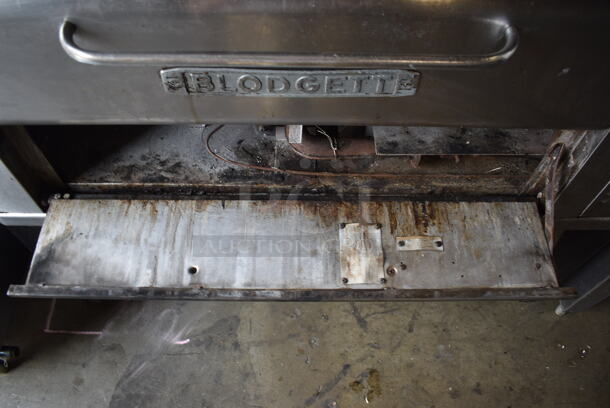 2 Blodgett 911-P Commercial Stainless Steel Natural Gas Double Pizza Deck Ovens With Baking Stones On Black Legs. 27,000 BTU. 2 Times Your Bid!  - Image 7 of 10
