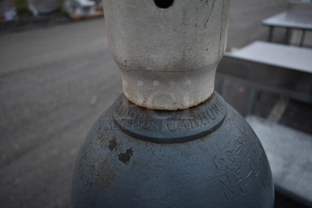 Metal Carbon Dioxide Tank. Buyer Must Pick Up - We Will Not Ship This Item - Image 6 of 7