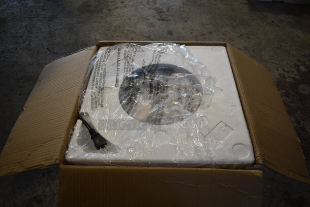 BRAND NEW SCRATCH AND DENT! Galaxy 177GRSC60 Stainless Steel 60 Cup Rice Cooker. 120 Volts, 1 Phase. Tested and Working! - Image 4 of 11