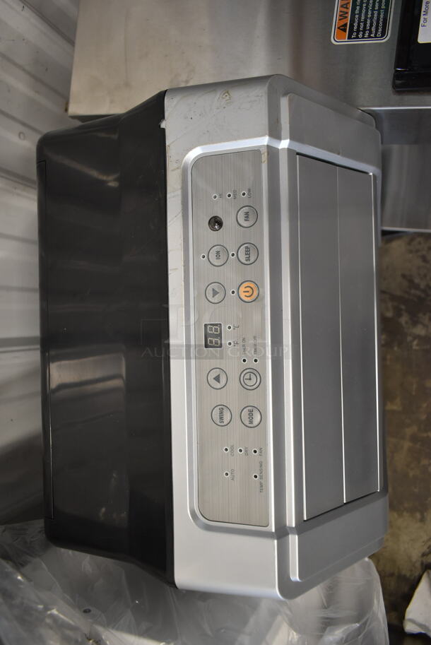 Arctic Air PACN1-095-RM Metal Floor Style Portable Air Conditioner on Casters. 9,500 BTU. 115 Volts, 1 Phase. Tested and Working! - Image 3 of 8