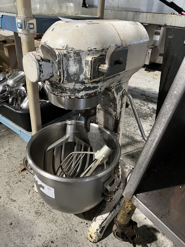 Hobart A-200 Metal Commercial 20 Quart Planetary Dough Mixer w/ Stainless Steel Mixing Bowl, Paddle and Paddle Whisk Attachments. 115 Volts, 1 Phase. 18x20x30. Tested and Working! - Image 1 of 7