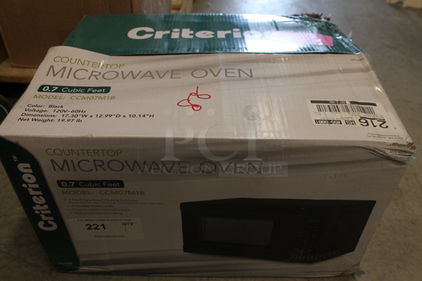 BRAND NEW SCRATCH AND DENT! Criterion CCM071B Countertop Microwave Oven. 120 Volts, 1 Phase.  - Image 2 of 7