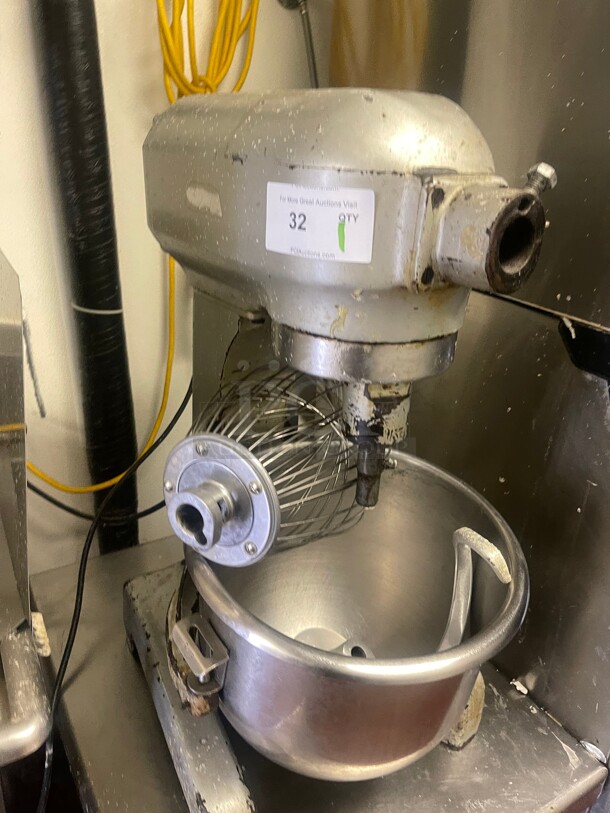 Working! Hobart 20 Qt Commercial mixer 115 Volt NSF Tested and Working! - Image 3 of 6