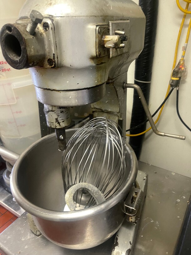 Working! Hobart 20 Qt Commercial mixer 115 Volt NSF Tested and Working! - Image 6 of 6