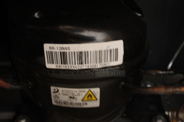 BRAND NEW SCRATCH AND DENT! Whynter BR-128WS Beverage Refrigerator With Glass Door and Lock, 17 in., Stainless Steel, 120 12-Oz. Can Capacity. 115 Volts, 1 Phase. Tested and Working! - Image 4 of 4