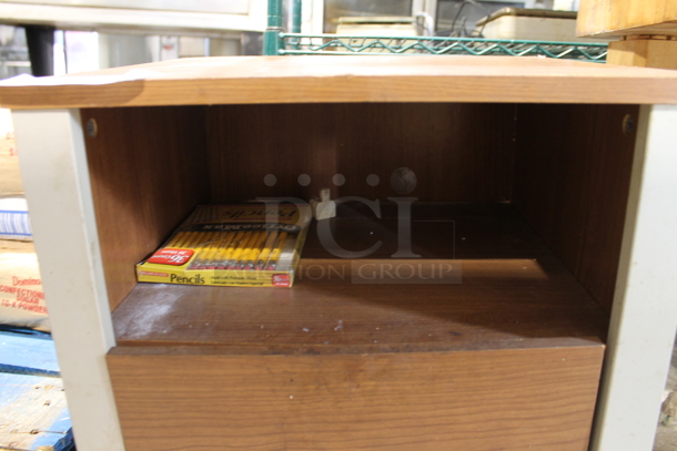 Wood Pattern TV Stand. - Image 3 of 4