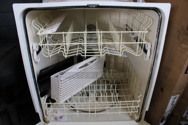 Frigidaire Chrome Finish Undercounter Dishwasher. 115 Volts, 1 Phase. 24x24x34 - Image 4 of 4