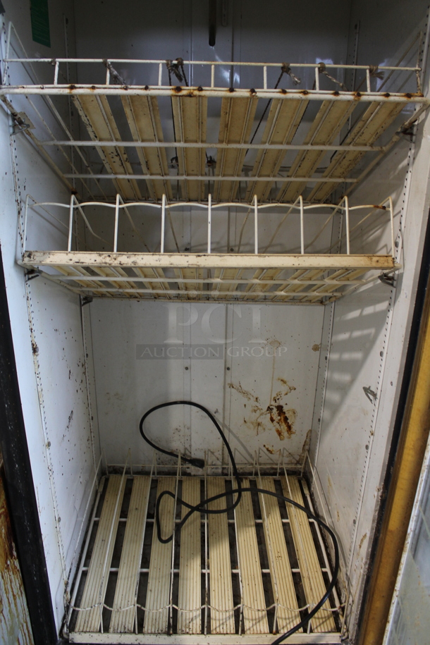 True GDM-26 Metal Commercial Single Door Reach In Cooler Merchandiser w/ Poly Coated Racks. 115 Volts, 1 Phase. Cannot Test Due To Damaged Plug - Image 2 of 4
