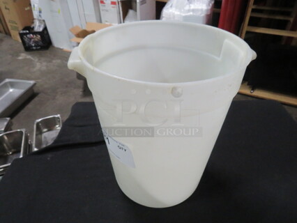 One 8 Quart Food Storage Container.