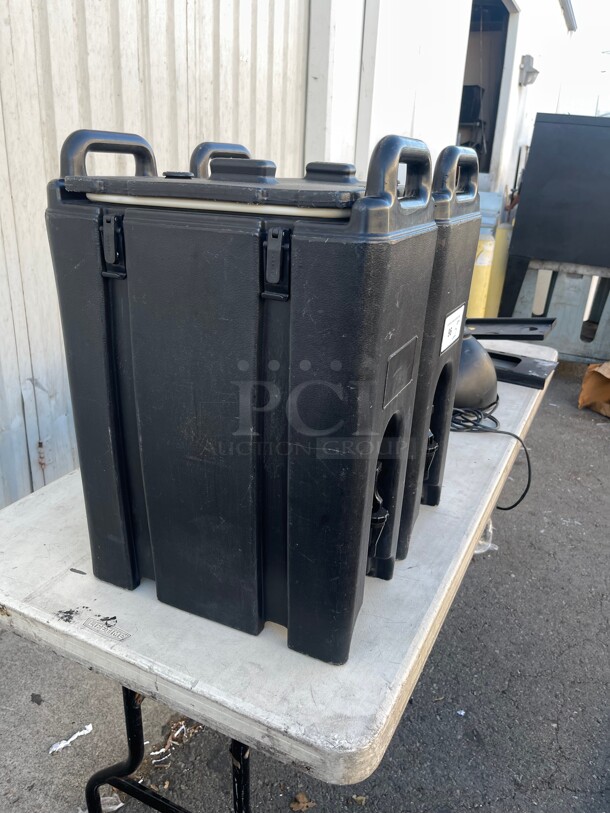 Clean! Cambro Commercial Hot or Cold Beverage Dispensers Great For Catering NSF With Handle For Easy Carrying - Image 5 of 9
