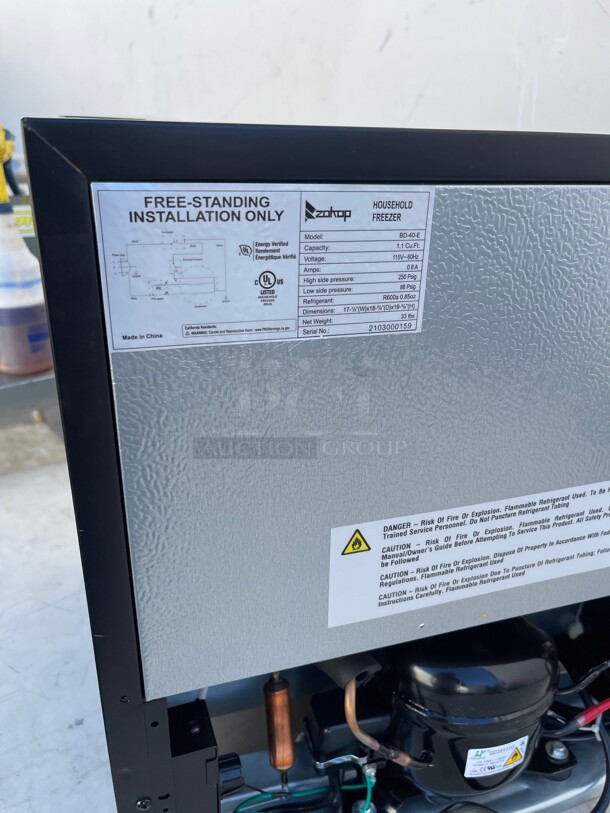 Brand New! Upright Commercial Counter Top  Freezer 115 Volt NSF Tested and Working! - Image 7 of 11