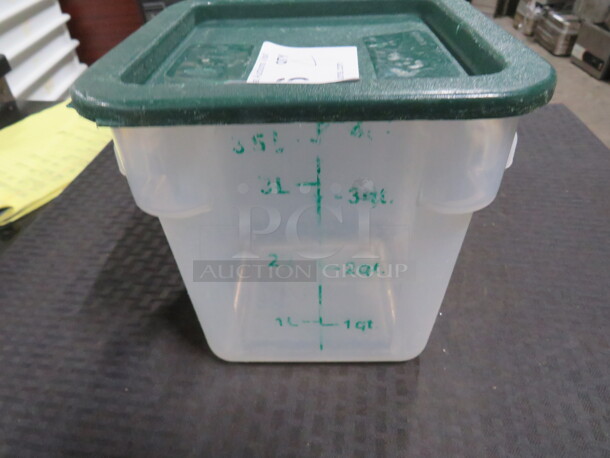 4 Quart Food Storage Container With Lid. 4XBID - Image 1 of 1