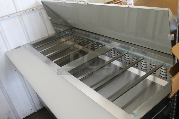 BRAND NEW SCRATCH AND DENT! 2023 Avantco 178SSPT60MHC Stainless Steel Commercial Sandwich Salad Prep Table Bain Marie Mega Top on Commercial Casters. 115 Volts, 1 Phase. Tested and Working! - Image 5 of 8