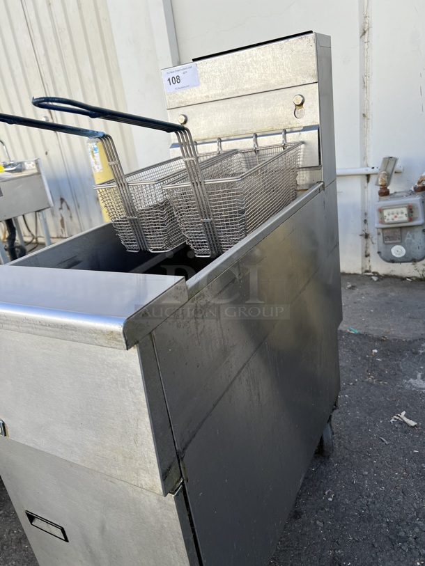 Commercial Natural Gas Pitco Fryer 35 LB Tested and Working! - Image 2 of 5