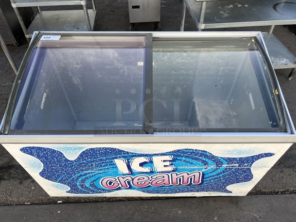 Commercial Ice Cream Freezer Caravell 115V Tested and Working! - Image 2 of 5