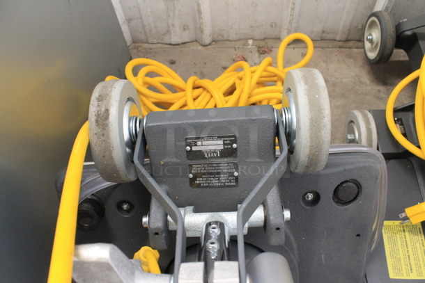 BRAND NEW SCRATCH AND DENT! Lavex SP-15 Metal Commercial Janitorial Pro Series Corded Oscillating Rectangular Floor Machine. 120 Volts, 1 Phase. Tested and Working! - Image 5 of 7
