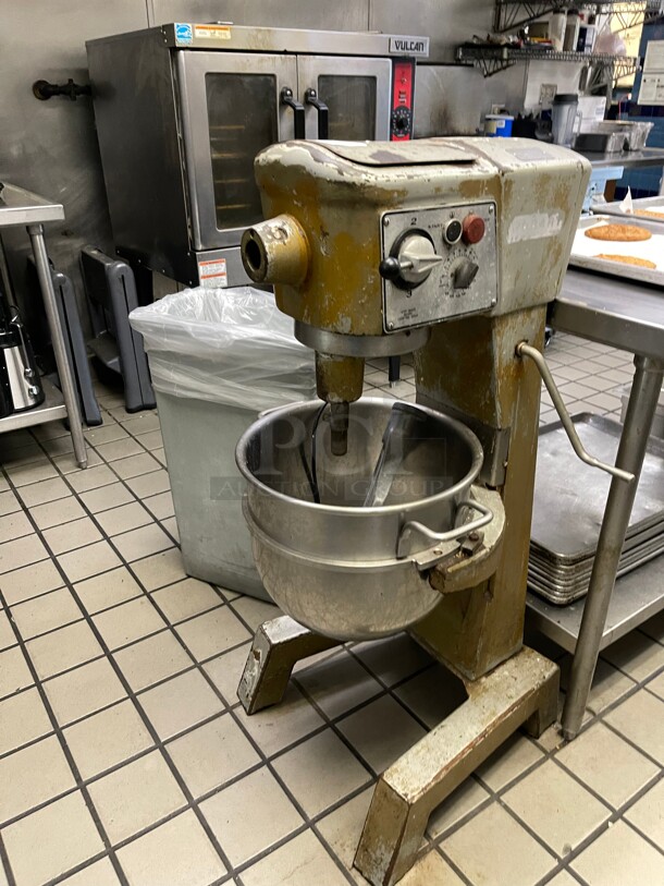 Working! Hobart 30 Qt Planetary Dough Mixer NSF 115 Volt Tested and Working! - Image 2 of 5