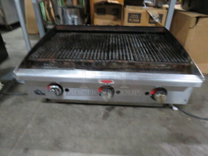One Star Max Natural Gas Charbroiler. 36X22X15 
