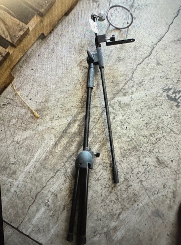 One Gear Lux Stand. - Image 1 of 1