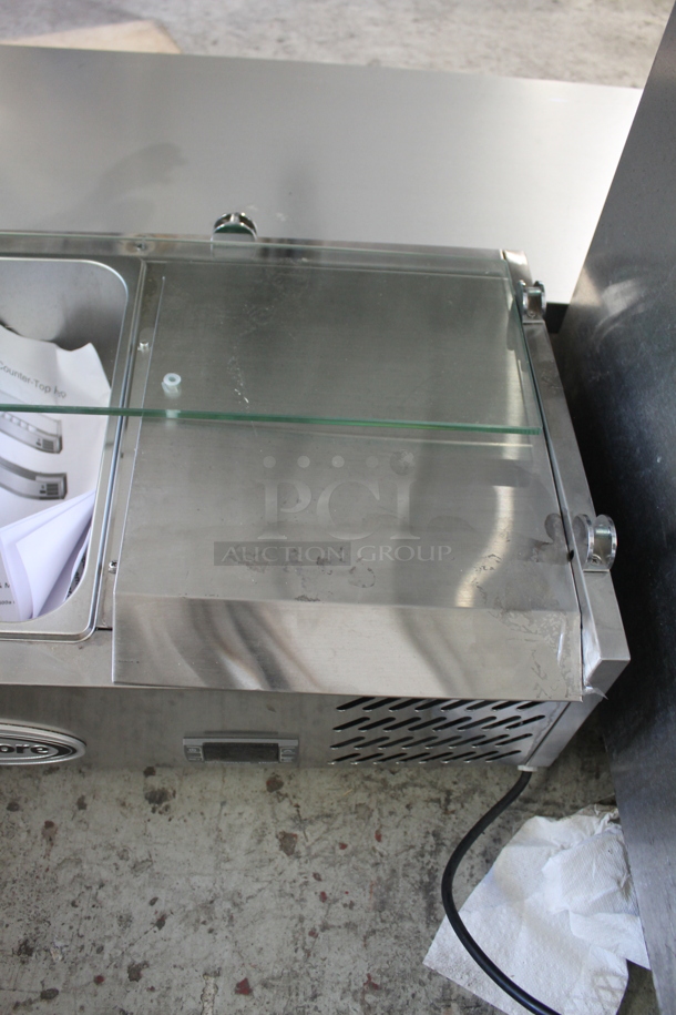 BRAND NEW SCRATCH AND DENT! KoolMore SCDC-6P-SG Stainless Steel Commercial Countertop Refrigerated Rail w/ 6 Drop In Bins and 1 Glass Sneeze Guard Panel. 115 Volts, 1 Phase. Tested and Working! - Image 5 of 9