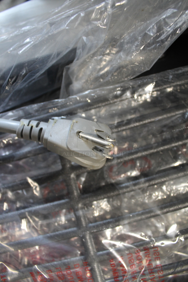 BRAND NEW SCRATCH AND DENT! 2022 KoolMore KM-MD-1SS Stainless Steel Commercial Drawer Microwave Oven. 120 Volts, 1 Phase.  - Image 10 of 10