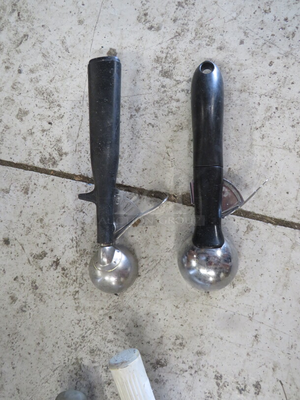 Assorted Disher. 2XBID - Image 1 of 1