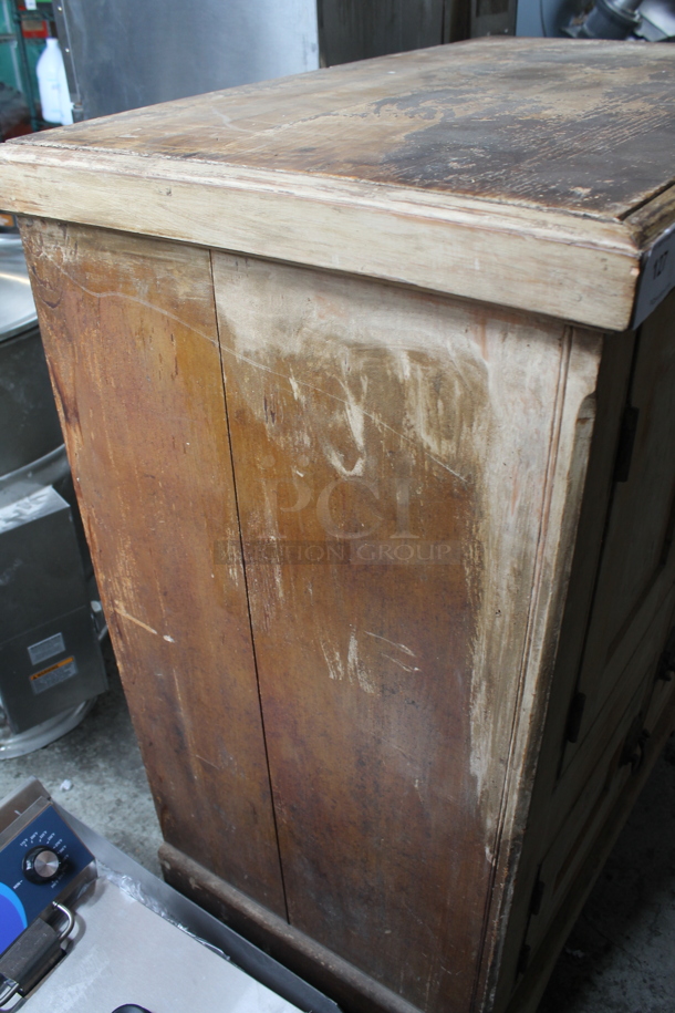 ANTIQUE! The Eddy Refrigerator Wooden 4 Door Cooler. Cannot Test Due To Missing Power Cord

 - Image 5 of 10