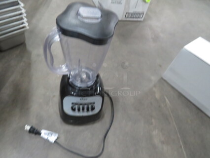 One Oster Duralast Classic Blender. 120 Volt