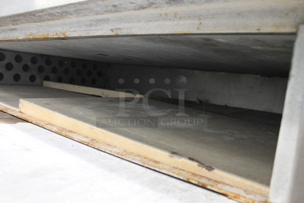 Bakers Pride Y800 Stainless Steel Commercial Natural Gas Powered Single Deck Pizza Oven. 120,000 BTU. - Image 6 of 12