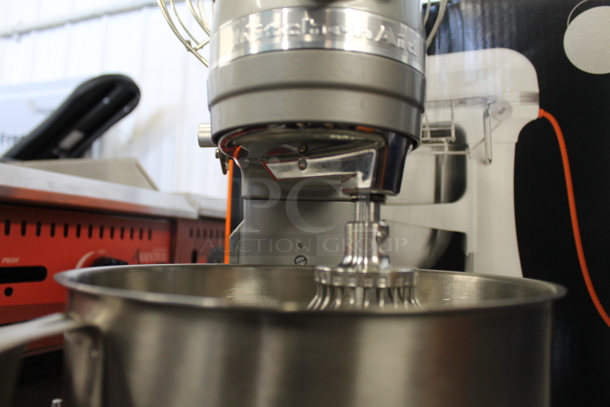 BRAND NEW SCRATCH AND DENT! KitchenAid KSMC895CU Metal Commercial Countertop 8 Quart Planetary Dough Mixer w/ Stainless Steel Mixing Bowl, Bowl Guard, Dough Hook, Paddle and Whisk Attachments. 120 Volts, 1 Phase.  Tested and Working! - Image 8 of 10