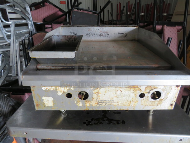 One Toastmaster Natural Gas Griddle. No Knobs. 24X28X17 - Image 1 of 1