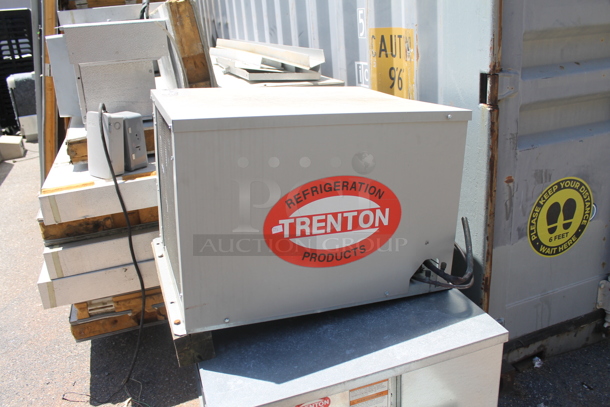 2 Arctic Walk In Boxes That Make One Combo Box w/ Russell AE26-75B 208/230 Volt, 1 Phase Evaporator, Commercial Evaporator, Trenton Compressor and Trenton TEZA020L8-HS2B-F 208-230 Volt, 1 Phase Compressor. Cooler Is 8'x12' and Freezer Is 8'x8'. 2 Times Your Bid! - Image 8 of 12
