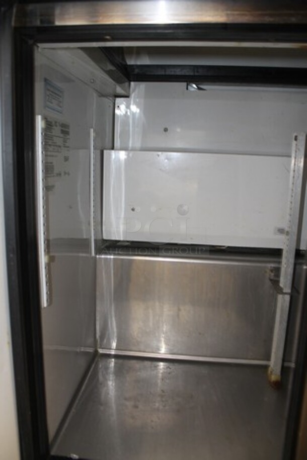 True TSSU-36-12M-B Stainless Steel Commercial Sandwich Salad Prep Table Bain Marie Mega Top. 115 Volts, 1 Phase. Cannot Test Due To Damaged Plug - Image 4 of 5