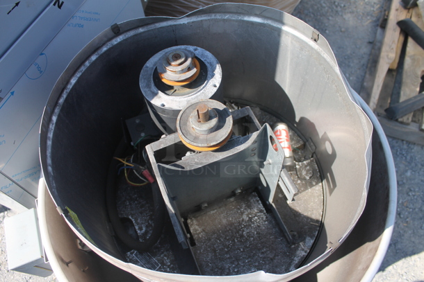 Metal Commercial Rooftop Mushroom Exhaust Fan. - Image 2 of 6