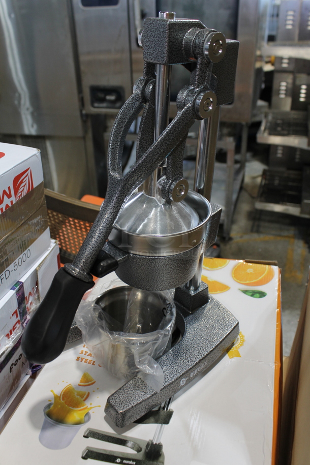 2 BRAND NEW IN BOX! Eurolux ELJ5002G Heavy Duty Cast Iron Juicer. 2 Times Your Bid! - Image 2 of 7