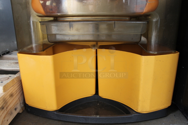 Zumex Stainless Steel Commercial Countertop Citrus Juicer. Tested and Working! - Image 5 of 7