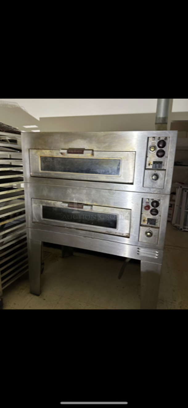 General Electric Double Stack Deck Oven. 3 Phase. Model# CN50. 2XBID. 2 OVENS Makes 1 Unit, You Will Receive 1 Double Stack Deck Oven. 
