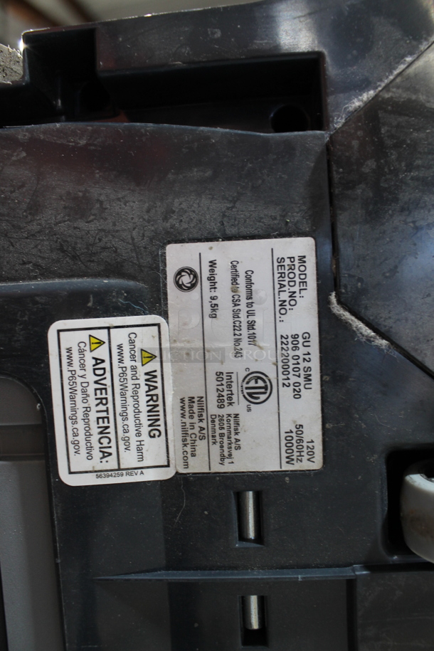2 Vacuum Cleaners; Oreck and Advance Spectrum 12P. 2 Times Your Bid! Tested and Working! - Image 5 of 5