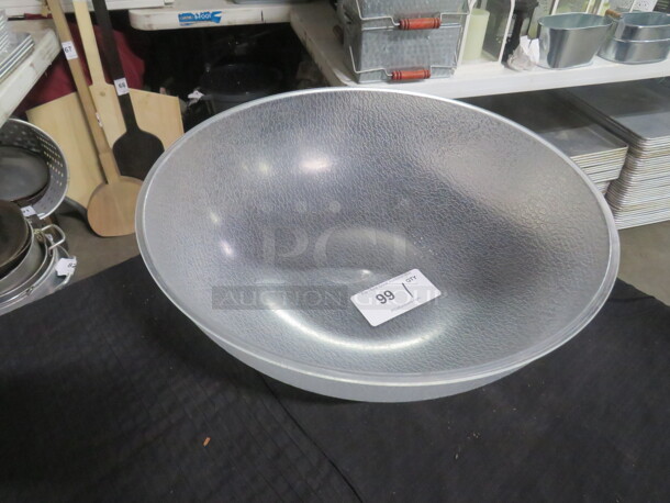 One 18.5 Inch Poly Mixing Bowl.