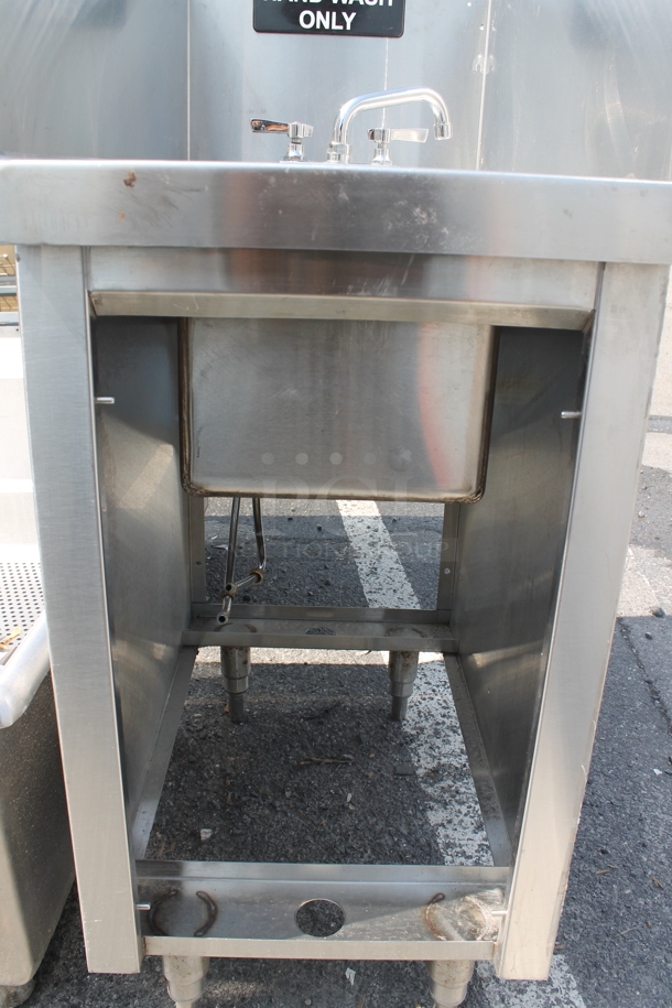 Stainless Steel Commercial Single Bay Sink w/ Faucet, Handles and Side Splash Guards. Bay 10x14 - Image 7 of 8