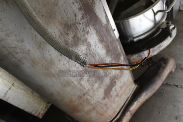 Hobart H-600T Metal Commercial Floor Style 60 Quart Planetary Dough Mixer w/ Stainless Steel Mixing Bowl, Whisk, Dough Hook and 2 Paddle Attachments. 208 Volts, 3 Phase.  - Image 9 of 12