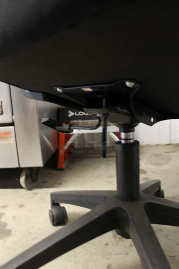 Black Office Chair on Casters.  - Image 3 of 5