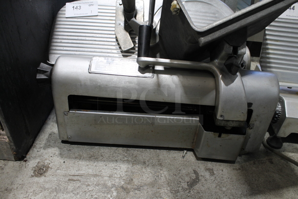 Hobart 1612 Stainless Steel Commercial Countertop Automatic Meat Slicer. 115 Volts, 1 Phase. Tested and Powers On But Parts Do Not Move - Image 6 of 6