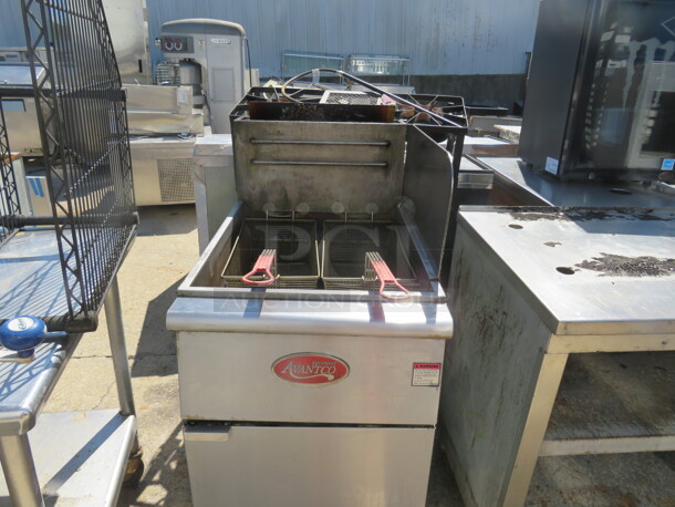 One Avantco Natural Gas Deep Fryer With R Side Splash, And  2 Baskets. #ff518-N. 21X34X47 - Image 2 of 3