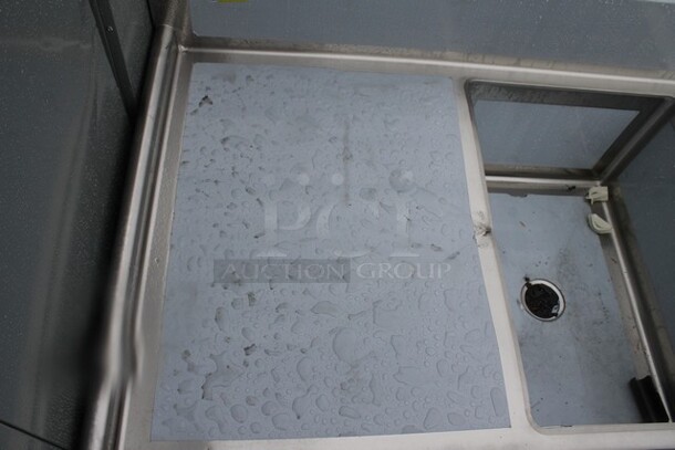 BRAND NEW SCRATCH AND DENT! Regency 600S32028224 115" 16-Gauge Stainless Steel Three Compartment Commercial Sink with 2 Drainboards - 20" x 28" x 14" Bowls. 24" x 30" Drain Boards - Image 5 of 6