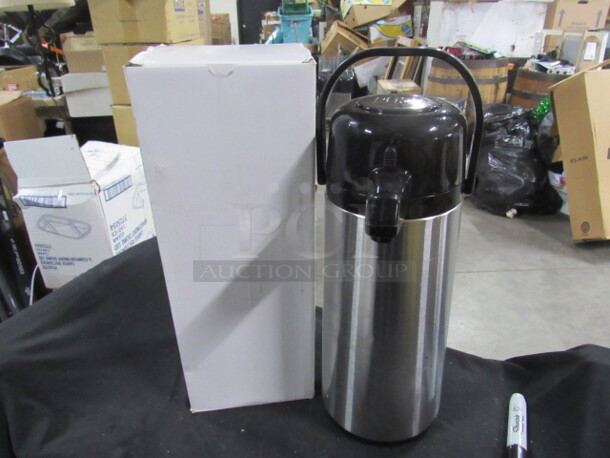 One NEW 2.5 Liter Insulated Airpot. 