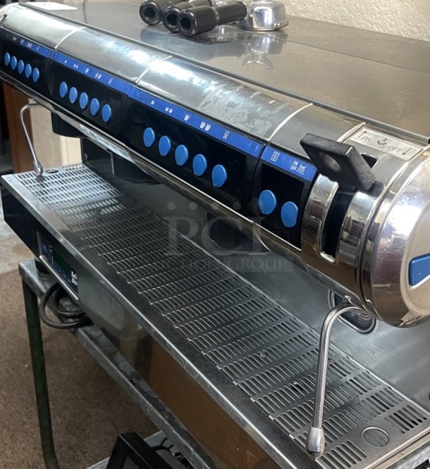Conti Sacome Monaco Expresso Machine
3 GROUP
TESTED AND WORKING - Image 6 of 11